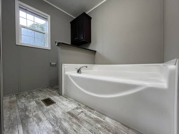 $1,379 / 3br - 1216ft2 - $500 OFF OCTOBER! OPEN HOUSE TODAY! COME CHECK US OUT! (Autumn Forest)64027441554051123