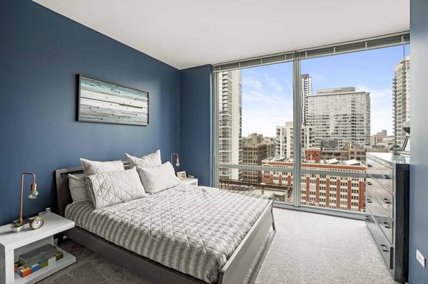$2,390 / 1br - SPACE!!! South Loop 1 bedroom, In-unit WD, balcony, Big bedroom (South Loop)63898985606659123