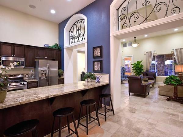 $2,821 / 3 habitaciones - 1257 pies² - Vida elegante con pisos de veta de madera y cocinas de granito (Santa Maria)63663819660161120