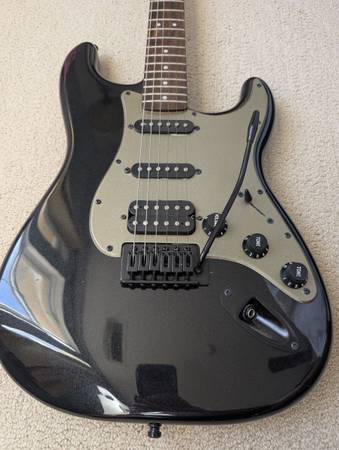 Squier Fat Strat 1