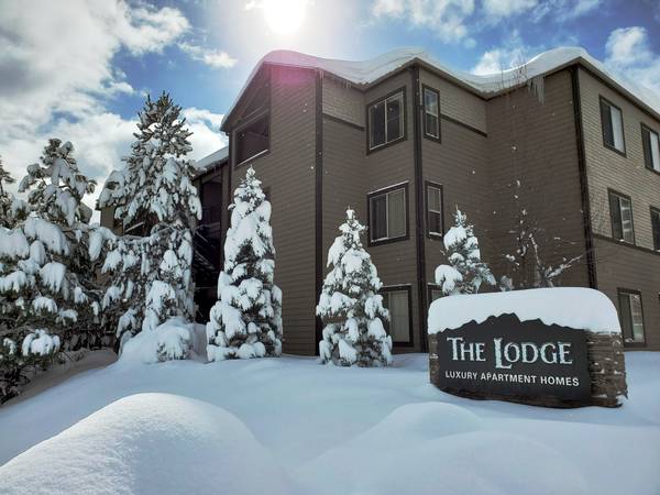 $1,992 / 2br - 878ft2 - 270- Pet Friendly! Second Floor 2BD 2BA - Available Now! (Flagstaff)64147854183298120