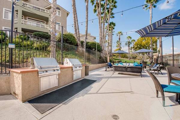 $3,108 / 2br - 1100ft2 - Air Conditioning, Microwave, 2B/2B (9870 Mercy Rd, San Diego, CA)63865930083841124