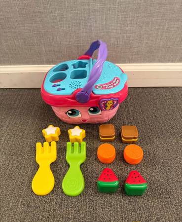 LeapFrog Shapes and Sharing Picnic Basket 1