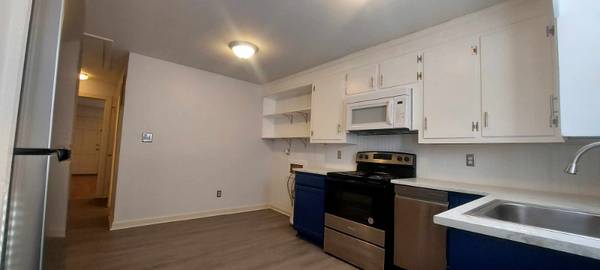 $1200.00 / 3br - 2508 E. 3rd St Duplex63932058815618124