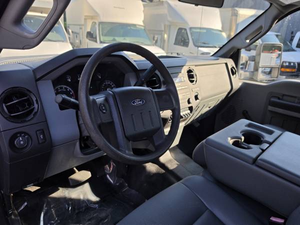 2012 Ford F350 DRW - Photo 12