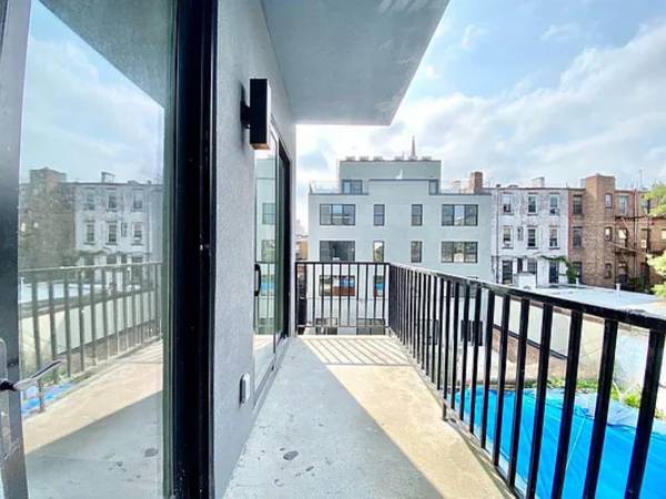 $5,350 / 3br - BEST DEAL! LAVISH 3 bed 3 Bath - Williamsburg (Brooklyn)63854480950787120