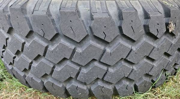 Set of 5 - 35in Mud Tires and Wheels for Jeep N889 MUDSTAR 35X12.50R15 LT 113Q C - $300 (McDonough)63441269509635122