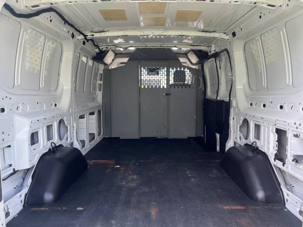 2018 Ford Transit T-150 Cargo Van 1 Owner - $12,300 (Largo)63443544427265124