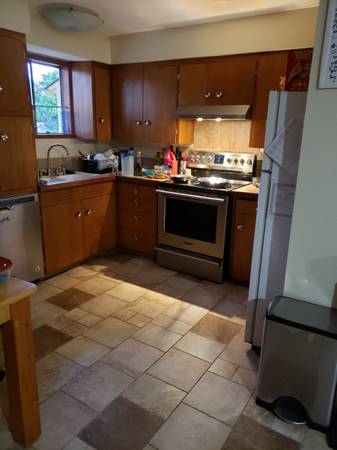 $2,400 / 4br - 1492ft2 - 4 bedroom close to college (Monmouth)63660394926723122