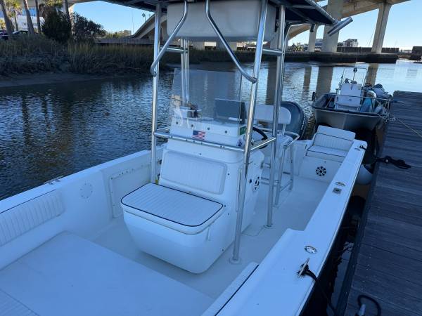 Edgewater 20cc with a 2004 Yamaha f200 1