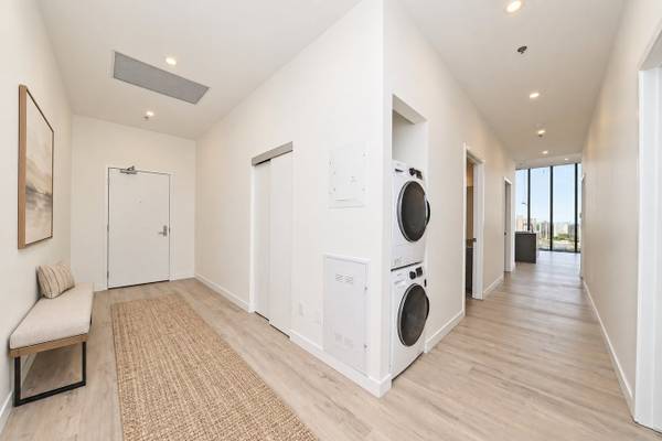 433 Main St - 2Bed 2Bath 4