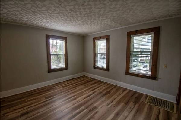 This 2-bath property includes a garage joined by a 301×9 breezeway.

$850

                        Geneva