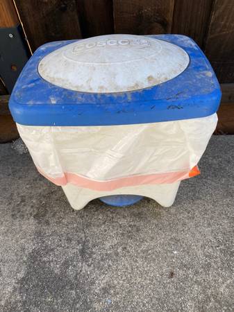 Free diaper container. 1