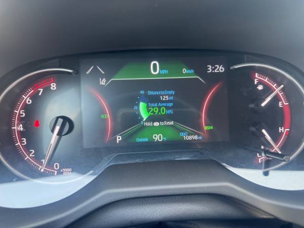 2025 Toyota RAVE 4 XLE - Photo 14