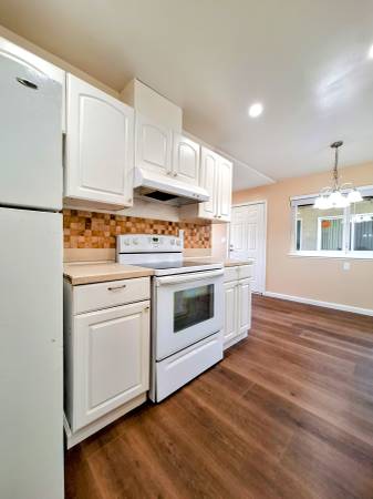 $2,695 / 2br - 863ft2 - Remodeled Second Floor 2bd Unit - Pet Friendly @ 890 Burbank Dr #6 (santa clara)63940543856003124
