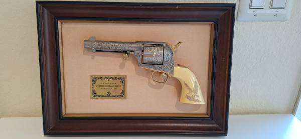Franklin Mint John Wayne Western Commemorative Colt .45 Non-Firing Rep 1