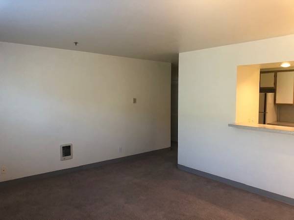 $1,695 / 1br - Greenlake 1 bd - Acton - ¡al otro lado de la calle de Whole Foods! (Greenlake)63659710980737123