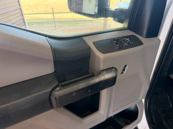 2021 Ford F250 REG CAB - Photo 10