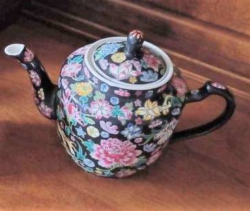 CHINA TEA POT 1