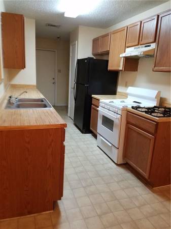 $1,595 / 3br - 1100ft2 - 3/2 Duplex for $1595 in Pflugerville/Windermere! No Carpet/Large Yard! (Pflugerville)63922560771458123
