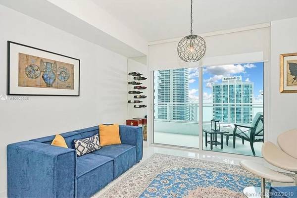 $2,273 / 1br - 830ft2 - Superbly Coloful @@ Immaculate 1-1.5 Prime Retail (1080 Brickell Ave #3104, Miami, FL 33131)63825132696067123