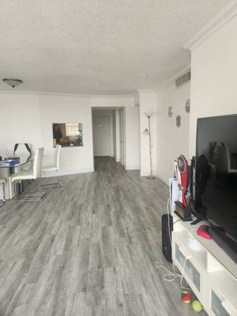 $2,400 /2br - /2br - 1315ft2 - Condo in North Miami Beach (Sky lake) (North Miami Beach)63685532904195124