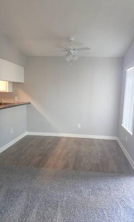 $2,000 / 2br - 830ft2 - Piscina y Spa, Estacionamiento Asignado (Cochera/Cubierto) (Elk Grove)63790861544451123