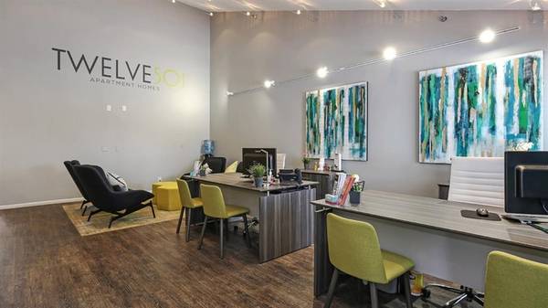 $1,620 / 2br - 1059ft2 - 24-Hour Availability, Volleyball Court, Individual Climate Control (12501 Portland Ave, Burnsville, MN)63990230994178121
