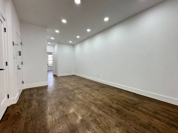 $3,995 / 3br - NO FEE! Renovated 3 Bed/2 Bath W/Outdoor Space and W/D IN UNIT! (Greenwood/ South Slope)63689699233153124