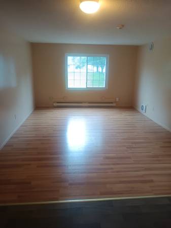 $1,549 / 2br - Recently Renovated 2BR with Heat + Hot Water (Bristol) (Bristol)63656161440387121