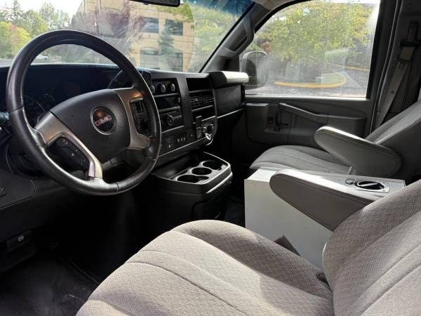 2016 GMC Savana 3500 - Photo 8