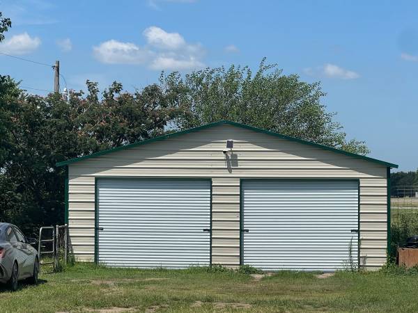 $255,000 / 3br - 1900ft2 - FOR SALE BY OWNER 3 BD 2.5 BATH W 2 CAR GARAGE ON ACRE FENCED LOT (OKTAHA)63982130436995122