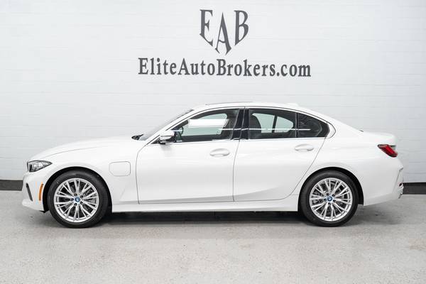 2024 *BMW* *Serie 3* *330e Híbrido Enchufable* Mineral - $33,997 (Elite Auto Brokers)63487285971201121