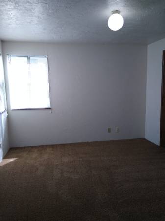 $1,495 / 2br - 1200ft2 - MOVE IN SPECIAL! 2 BD Townhome in a Tranquil Riverside Community!63977276461314124