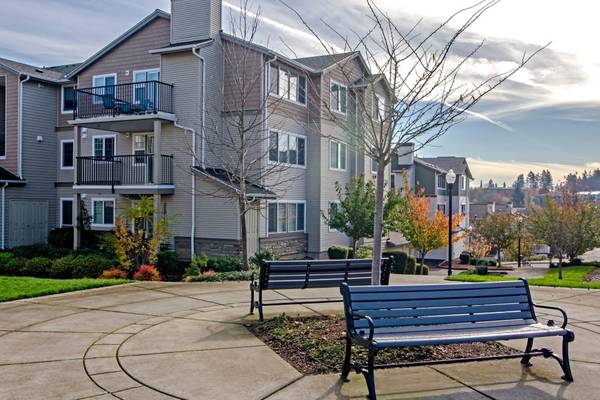 $1,837 / 2br - 982ft2 - Pagos de alquiler en línea, En Portland, 2/hab 2/ba (11785 NW Timberview Ln, Portland, OR)63831608851457123