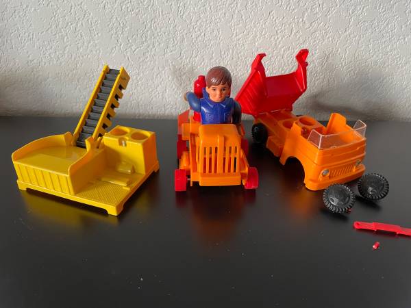 Vintage 1968 Eldon Billy Blastoff Motorized Construction Toy Lot 1