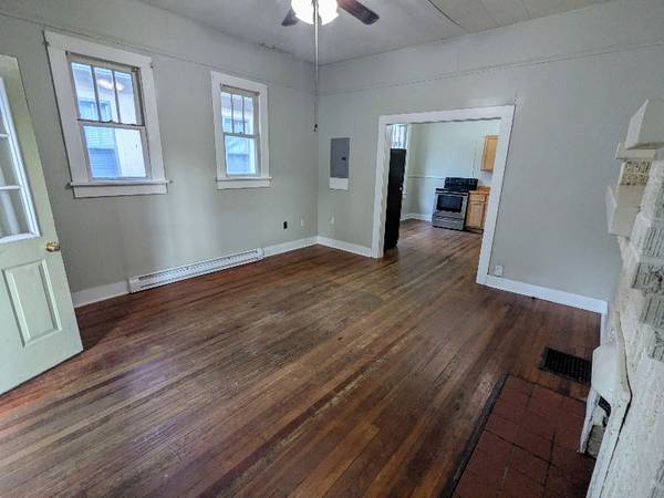 $750.00 / 2br - 2 bed 1 bath duplex63812807829763121