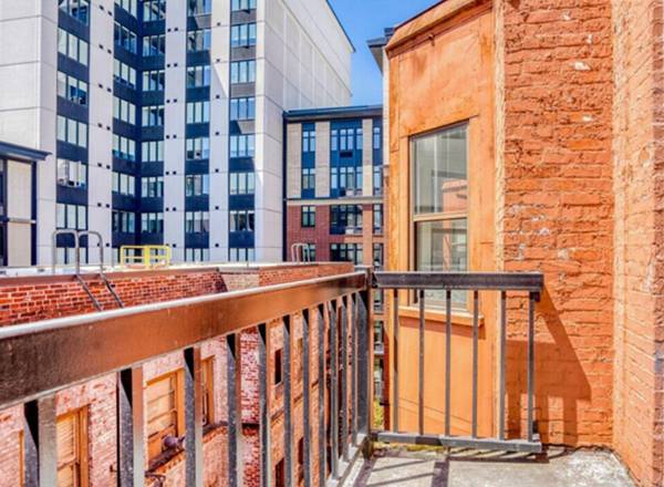 $1,295 / 1br - MOVE w 1 FREE MTH - Visit Oregon Maritime Center & Museum (Downtown Portland)63820825059203124