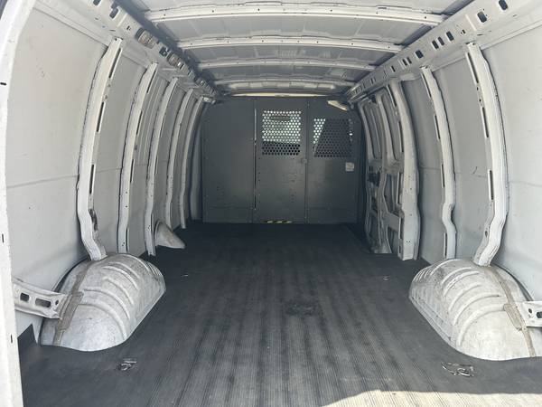 2019 Chevrolet Express 2500 Extended - Photo 10