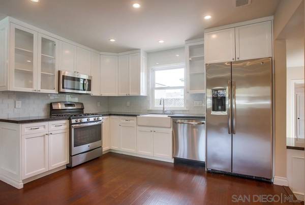 $4,250 / 3br - 1450ft2 - Charming 3-Bedroom Home with Private Yard in North Pacific Beach (Pacific Beach)63701664802817120