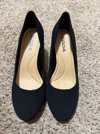 Black suede style high heels size 8 1