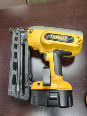 Dewalt 16 GA angle nail gun (parts only) 1