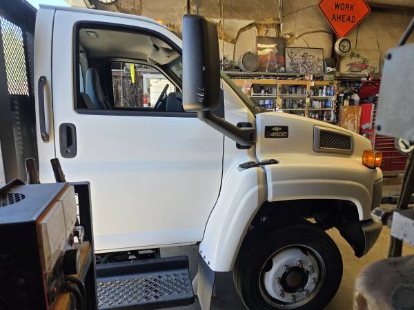 2004 CHEVY C4500 - $18,500 (Littlerock 93543)63470046697603124