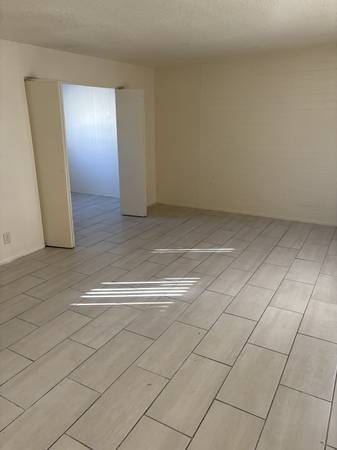 Nice  1 bed 1 bath ready to move in !! 1