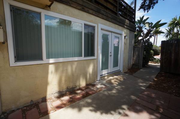 $2,050 / 1br - 600ft2 - Great Central Location Near Beach! (Fashion Valley)63998603293570122