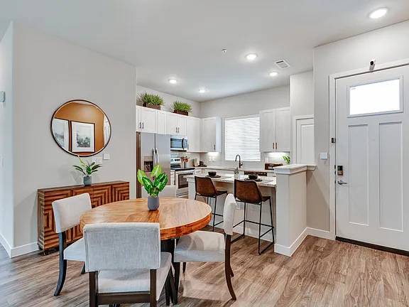 $600 / 1br - HABITACIÓN MODERNA CON BAÑO PRIVADO – ESTILOSA Y BIEN UBICADA (Miami)63825131082881122