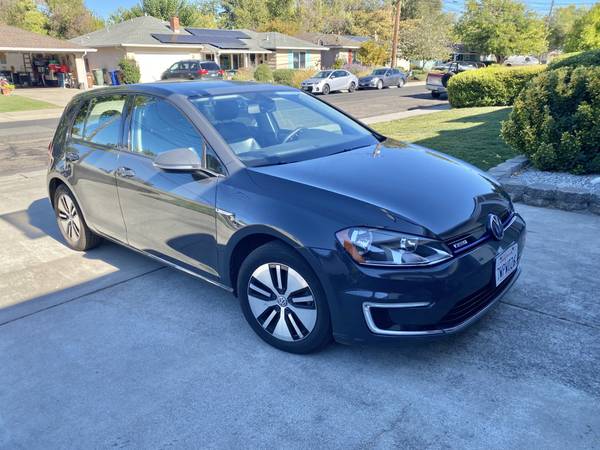2016 Volkswagen e-Golf Premium Hatchback - $9,500 (walnut creek)63478160558851124