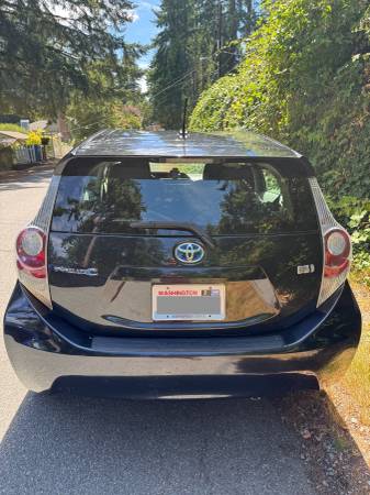 Toyota Prius C - Great condition, runs great! - $10,000 (Shoreline)63469776841987122