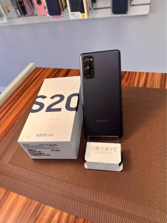 Samsung S20 FE 5G 128GB in Good Condition For Sale. 1