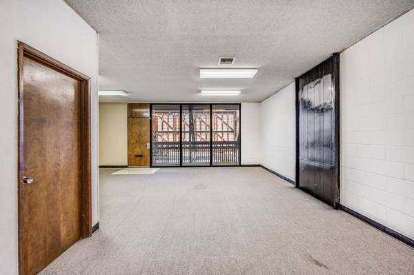 $1,900 / 1500ft2 - GREAT SPACE FOR LEASE!! 1500ft2 - ONLY $1,900 / MONTH! (AUBURN)64031137342594122
